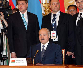 Александр Лукашенко Петербургский экономический форум 6 июня 2008 года фото на NewsBY.org