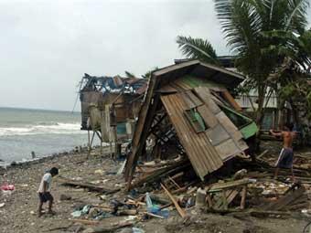 Тайфун на Филиппинах привел к гибели 12 человек