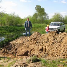 митрий Щерба запомнит надолго. Приключения начались с того момента, когда он, посадив в «Жигули» терьера  Малыша и трехлетнюю дочку  Наталью