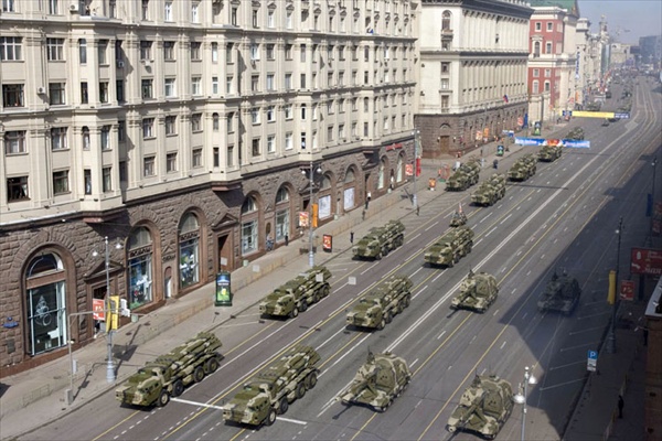 На Красной площади показали военную технику